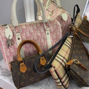 AUTHENTIC PURSE SALE 👜🏷